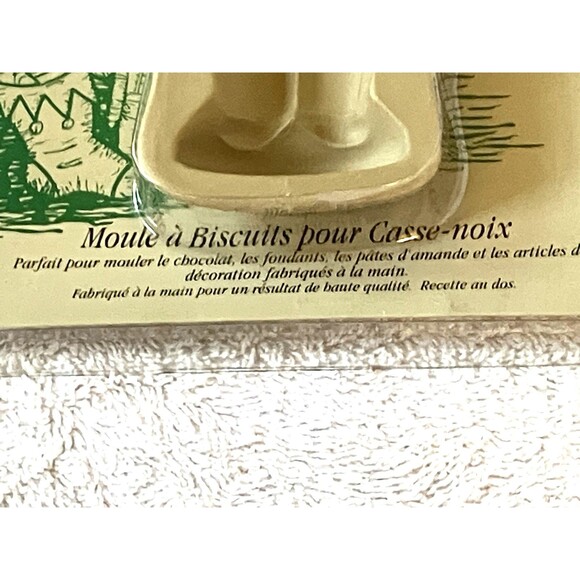 Wilton Christmas Cookie Mold Nutcracker NEW Ovenproof Stoneware 7 inch 2306 - Picture 9 of 15